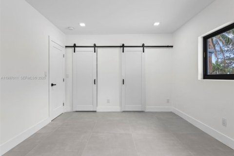 Купить виллу или дом в Норт-Майами-Бич, Флорида 7 спален, 204.48м2, № 2050307 - фото 16