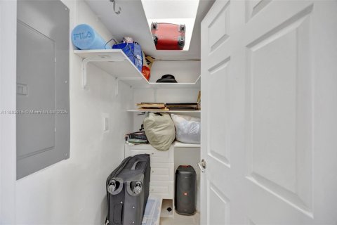 Casa en venta en Homestead, Florida, 3 dormitorios, 111.48 m2 № 2013708 - foto 16