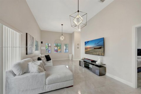 Casa en venta en Homestead, Florida, 3 dormitorios, 111.48 m2 № 2013708 - foto 23