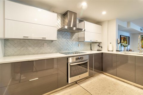 Copropriété à vendre à Tampa, Floride: 2 chambres, 144.93 m2 № 2429028 - photo 3