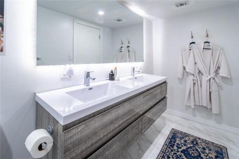 Copropriété à vendre à Tampa, Floride: 2 chambres, 144.93 m2 № 2429028 - photo 23