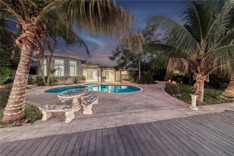 Villa ou maison à louer à Fort Lauderdale, Floride: 4 chambres, 214.33 m2 № 2055604 - photo 13