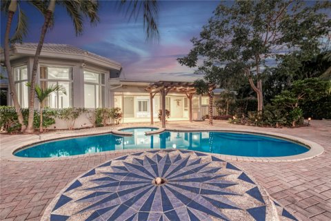 Villa ou maison à louer à Fort Lauderdale, Floride: 4 chambres, 214.33 m2 № 2055604 - photo 2