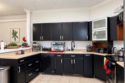 Villa ou maison à vendre à Davenport, Floride: 4 chambres, 178.28 m2 № 2430302 - photo 10