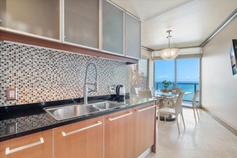 Condominio en venta en Hollywood, Florida, 3 dormitorios, 244.05 m2 № 2191111 - foto 20