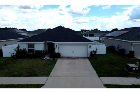 House in Polk City, Florida 3 bedrooms, 186.18 sq.m. № 1840598 - photo 1