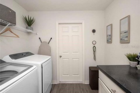 House in Polk City, Florida 3 bedrooms, 186.18 sq.m. № 1840598 - photo 8
