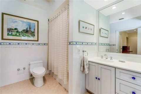 Купить виллу или дом в Пайнкрест, Флорида 5 спален, 492.85м2, № 1686145 - фото 21