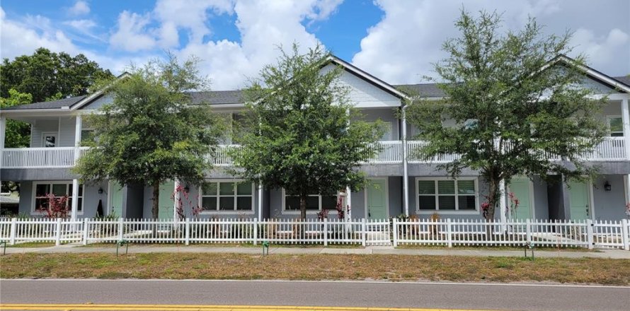 Townhouse in Orlando, Florida 3 bedrooms, 180.69 sq.m. № 2091735