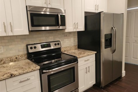Townhouse in Orlando, Florida 3 bedrooms, 180.69 sq.m. № 2091735 - photo 9