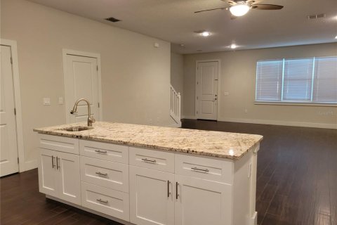 Townhouse in Orlando, Florida 3 bedrooms, 180.69 sq.m. № 2091735 - photo 4