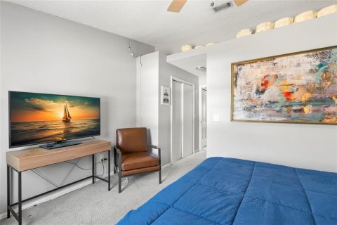 Townhouse in Largo, Florida 2 bedrooms, 107.86 sq.m. № 1795933 - photo 19