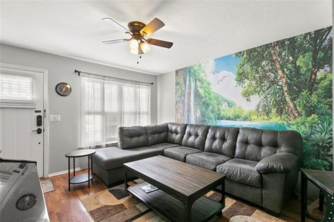 Townhouse in Largo, Florida 2 bedrooms, 107.86 sq.m. № 1795933 - photo 2