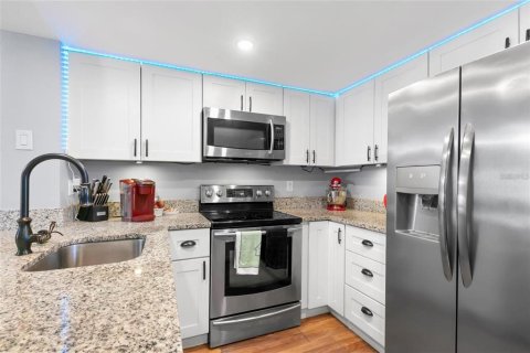 Townhouse in Largo, Florida 2 bedrooms, 107.86 sq.m. № 1795933 - photo 22