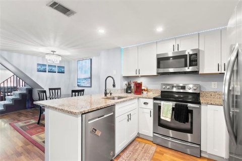 Townhouse in Largo, Florida 2 bedrooms, 107.86 sq.m. № 1795933 - photo 21