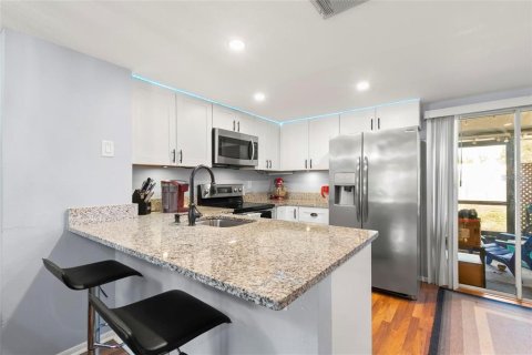 Townhouse in Largo, Florida 2 bedrooms, 107.86 sq.m. № 1795933 - photo 3