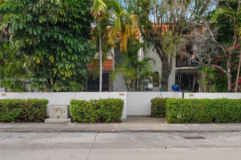 Condo in Miami Shores, Florida, 3 bedrooms № 2046815 - photo 4