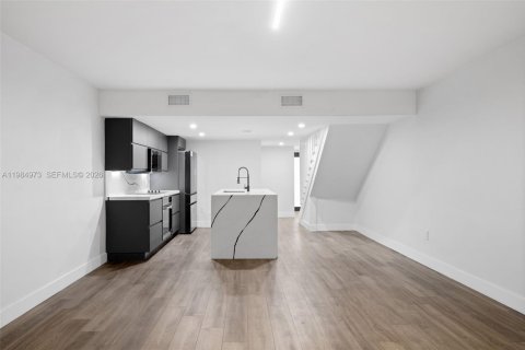 Condo in Miami Shores, Florida, 3 bedrooms № 2046815 - photo 8