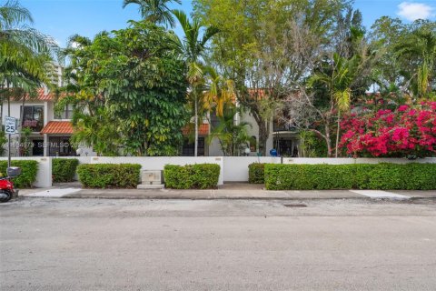 Condo in Miami Shores, Florida, 3 bedrooms № 2046815 - photo 3