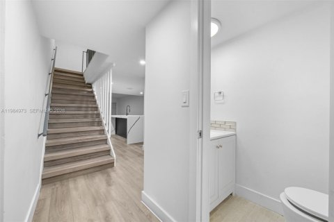 Condo in Miami Shores, Florida, 3 bedrooms № 2046815 - photo 15