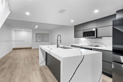 Condo in Miami Shores, Florida, 3 bedrooms № 2046815 - photo 13