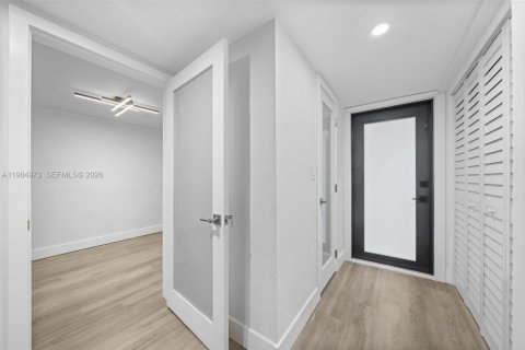 Condo in Miami Shores, Florida, 3 bedrooms № 2046815 - photo 20