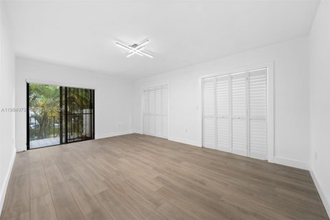 Condo in Miami Shores, Florida, 3 bedrooms № 2046815 - photo 24