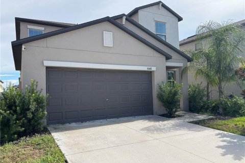 House in New Port Richey, Florida 5 bedrooms, 221.94 sq.m. № 1910653 - photo 3