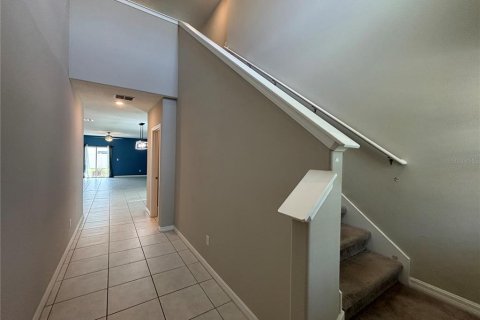 House in New Port Richey, Florida 5 bedrooms, 221.94 sq.m. № 1910653 - photo 4
