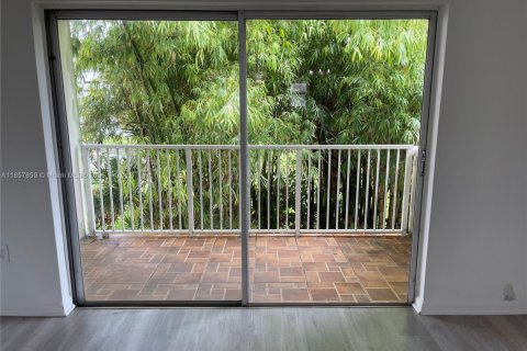Copropriété à louer à Miami, Floride: 2 chambres № 1881940 - photo 6