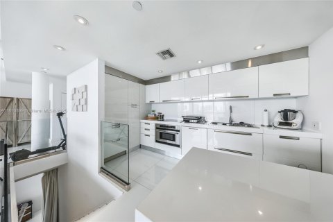 Купить кондоминиум в Майами, Флорида 1 спальня, 95.69м2, № 1958651 - фото 9