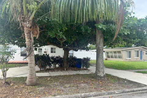 Villa ou maison à vendre à Margate, Floride: 3 chambres, 111.58 m2 № 1966388 - photo 4