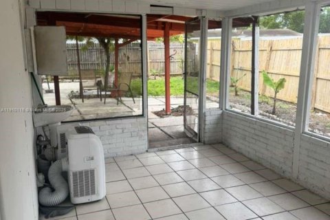 Villa ou maison à vendre à Margate, Floride: 3 chambres, 111.58 m2 № 1966388 - photo 14