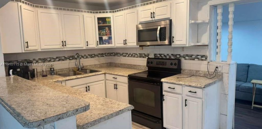 Villa ou maison à Margate, Floride 3 chambres, 111.58 m2 № 1966388