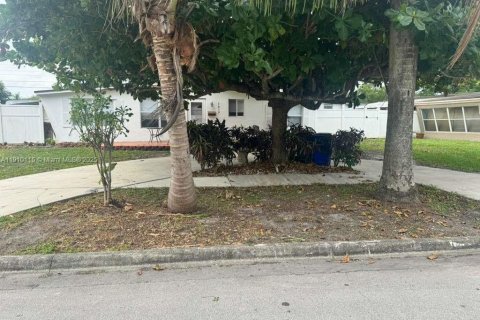 Villa ou maison à vendre à Margate, Floride: 3 chambres, 111.58 m2 № 1966388 - photo 3