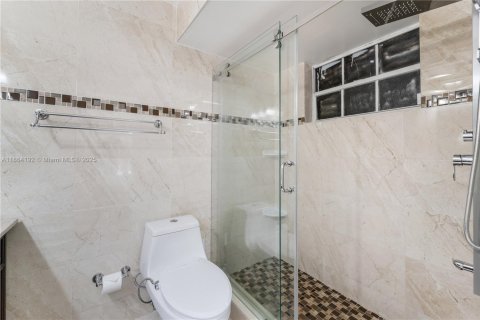 Villa ou maison à vendre à Miami, Floride: 3 chambres, 113.62 m2 № 1956751 - photo 15