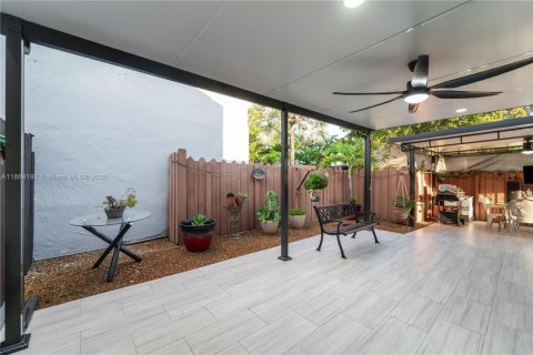 Villa ou maison à vendre à Miami, Floride: 3 chambres, 113.62 m2 № 1956751 - photo 23