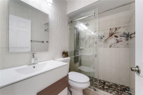 Villa ou maison à vendre à Miami, Floride: 3 chambres, 113.62 m2 № 1956751 - photo 18