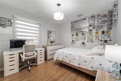 Villa ou maison à vendre à Miami, Floride: 3 chambres, 113.62 m2 № 1956751 - photo 17