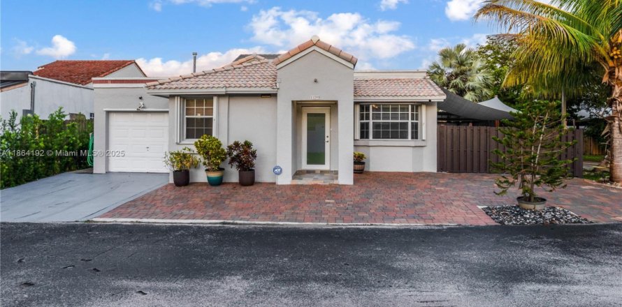 Villa ou maison à Miami, Floride 3 chambres, 113.62 m2 № 1956751