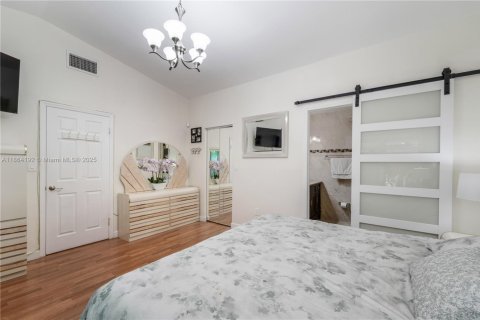 Villa ou maison à vendre à Miami, Floride: 3 chambres, 113.62 m2 № 1956751 - photo 13