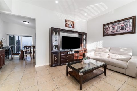 Villa ou maison à vendre à Miami, Floride: 3 chambres, 113.62 m2 № 1956751 - photo 5