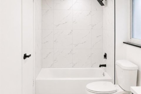 Condominio en venta en Sunrise, Florida, 1 dormitorio, 80.82 m2 № 2245010 - foto 13