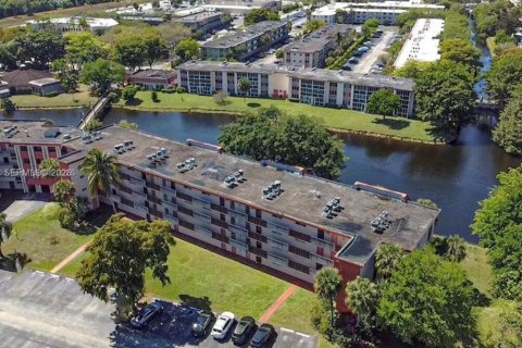 Condominio en venta en Sunrise, Florida, 1 dormitorio, 80.82 m2 № 2245010 - foto 23