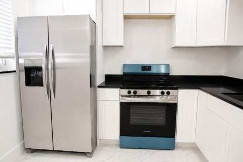 Condominio en venta en Sunrise, Florida, 1 dormitorio, 80.82 m2 № 2245010 - foto 4