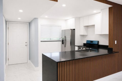 Condominio en venta en Sunrise, Florida, 1 dormitorio, 80.82 m2 № 2245010 - foto 3
