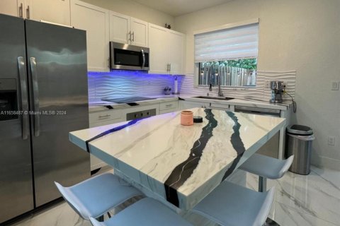 Adosado en venta en Homestead, Florida, 3 dormitorios, 160.07 m2 № 1980560 - foto 4