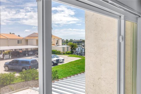 Condo in Tampa, Florida, 2 bedrooms  № 1791523 - photo 23