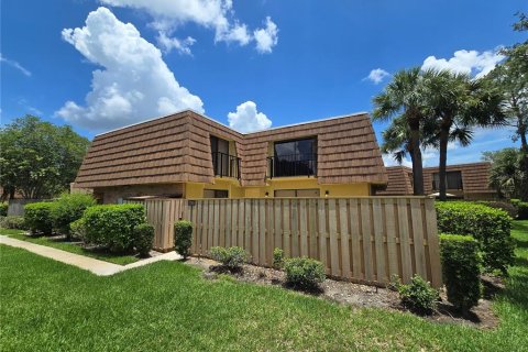 Condominio en venta en Orlando, Florida, 2 dormitorios, 119.38 m2 № 1813596 - foto 1