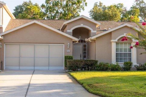 House in New Port Richey, Florida 2 bedrooms, 140.28 sq.m. № 2206806